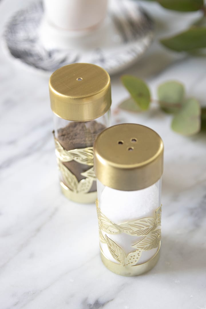 Blomstret salt- og peberbøsse, Guld/Glas Pluto Design