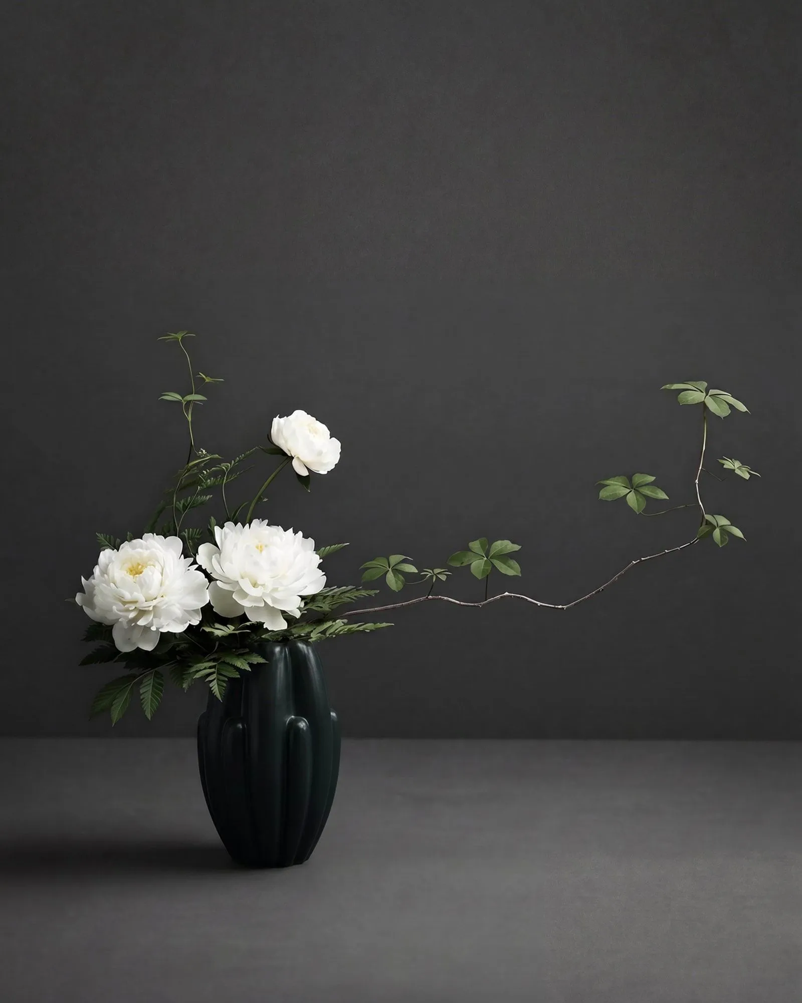 Bloom slim vase mini 34x19,5 cm, Mørkegrøn 101 Copenhagen