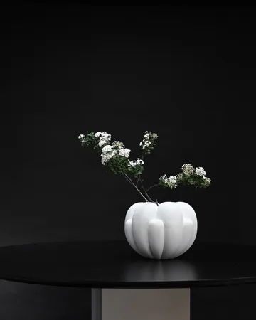 Bloom vase petit 22,5x24 cm - Bone white - 101 Copenhagen