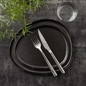 Raw Organic tallerken 29x25 cm - Titanium Black - Aida