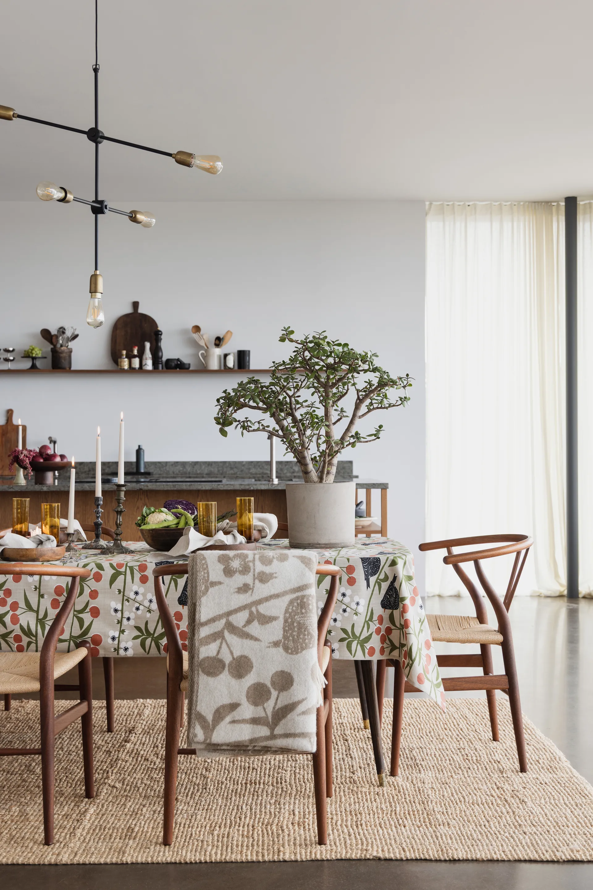 Körsbärsträdgården dug, Beige, 145x250 cm Almedahls