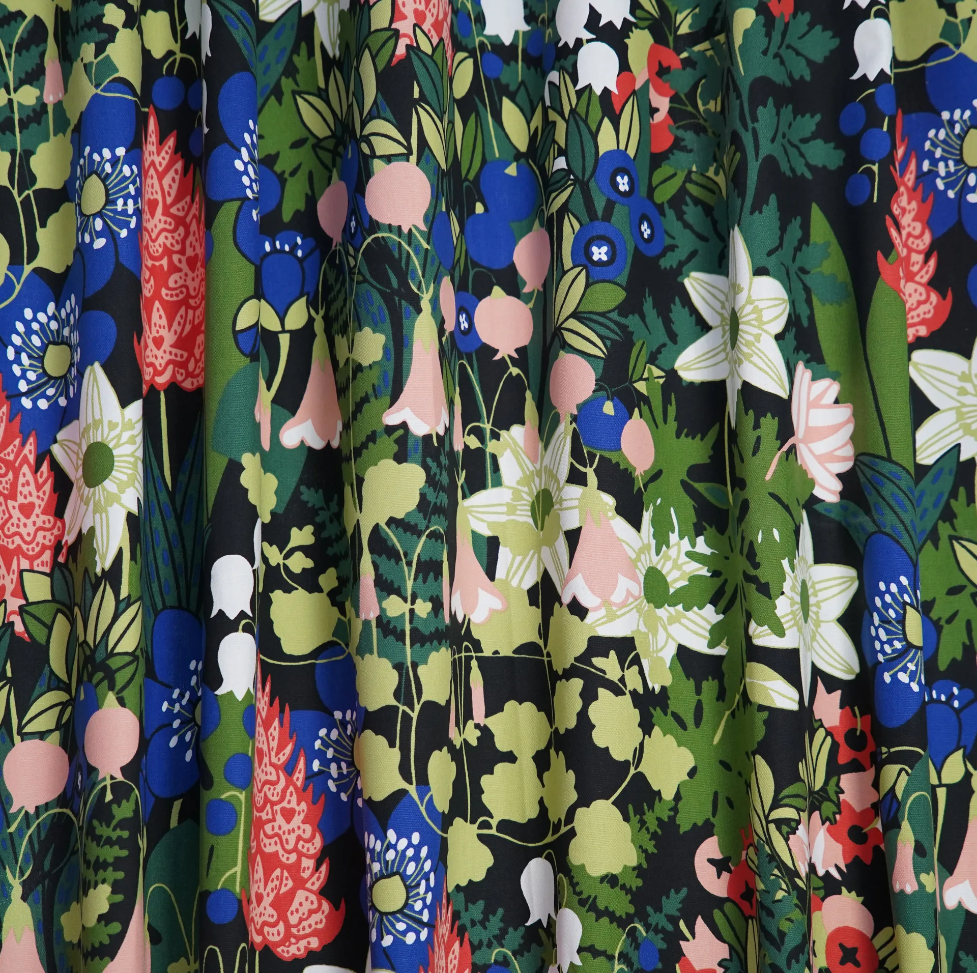 Skogen stof, Sort/Grøn/Lyserød Almedahls