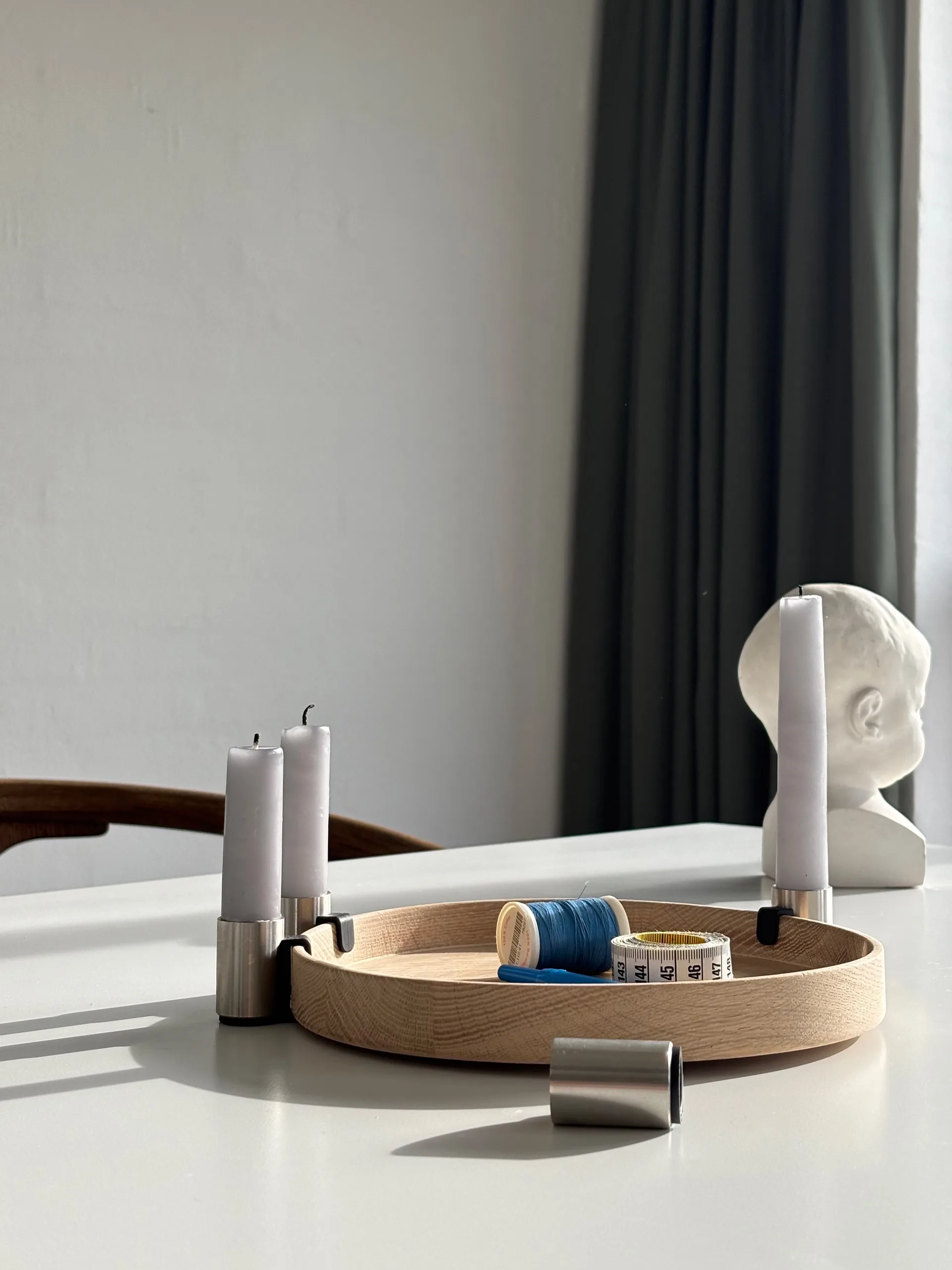 Luna lysestage Ø27 cm, Eg-stål Applicata