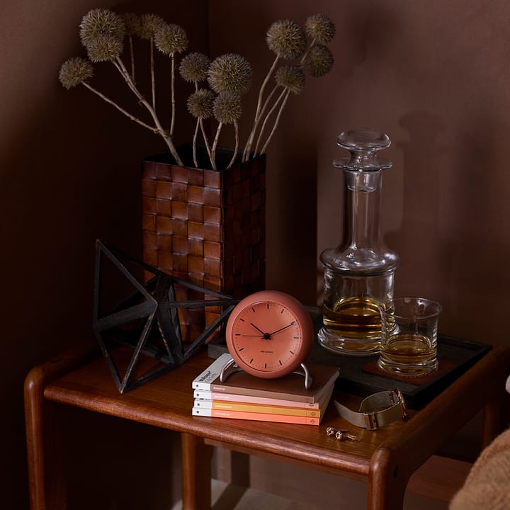 AJ City Hall bord ur, Pale orange Arne Jacobsen Clocks