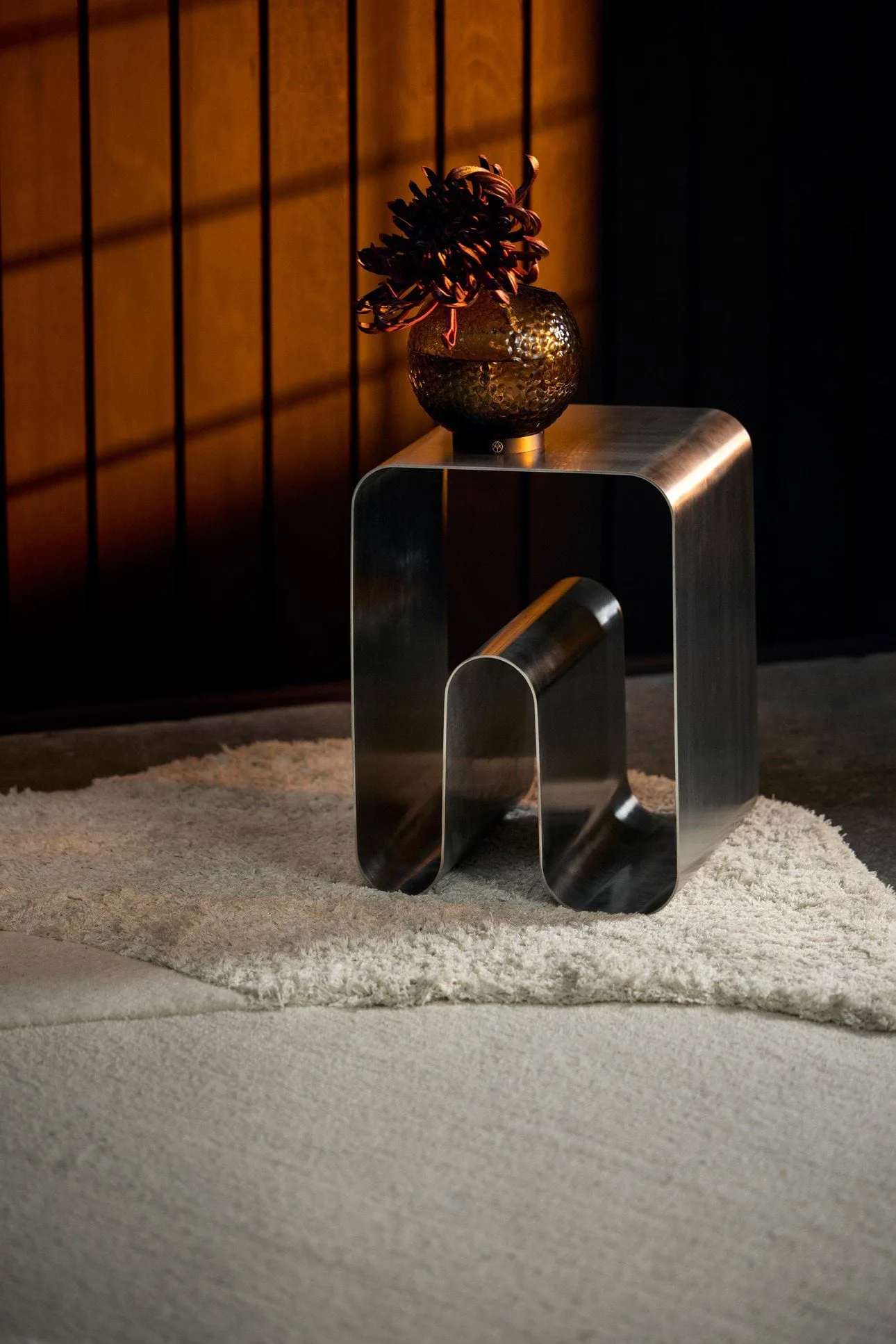 Curva solid skammel, Silver, 32x32x43,2 cm AYTM