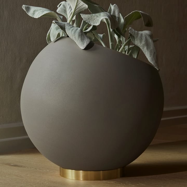 Globe urtepotte Ø37 cm, Taupe AYTM