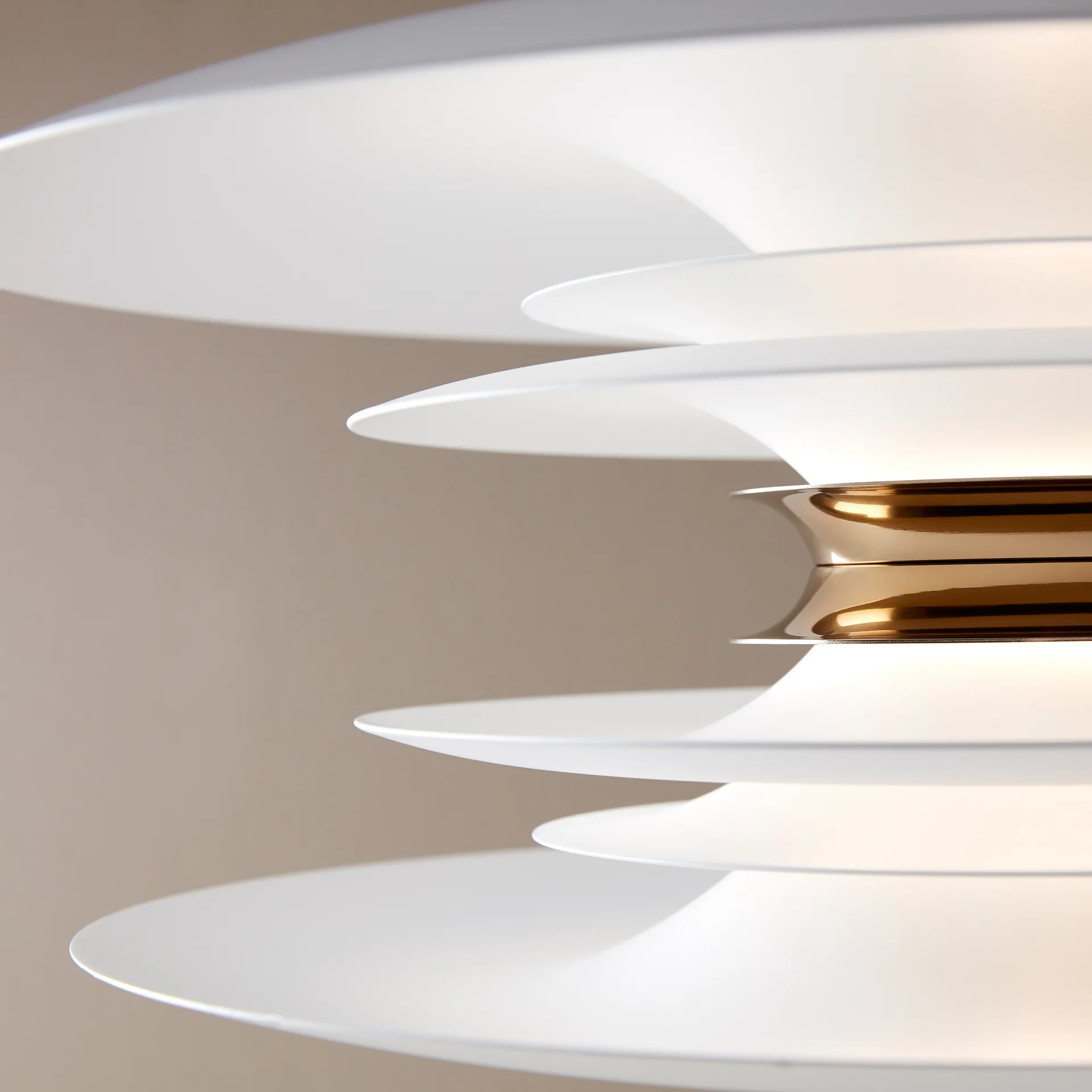 Diablo loftlampe Ø50 cm, Hvid/Messing Belid