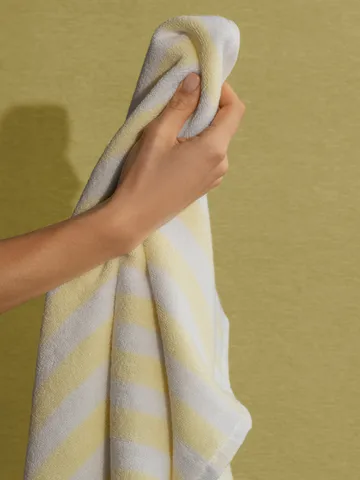 Arto håndklæde - White-transparent yellow, 70x140 cm - blomus