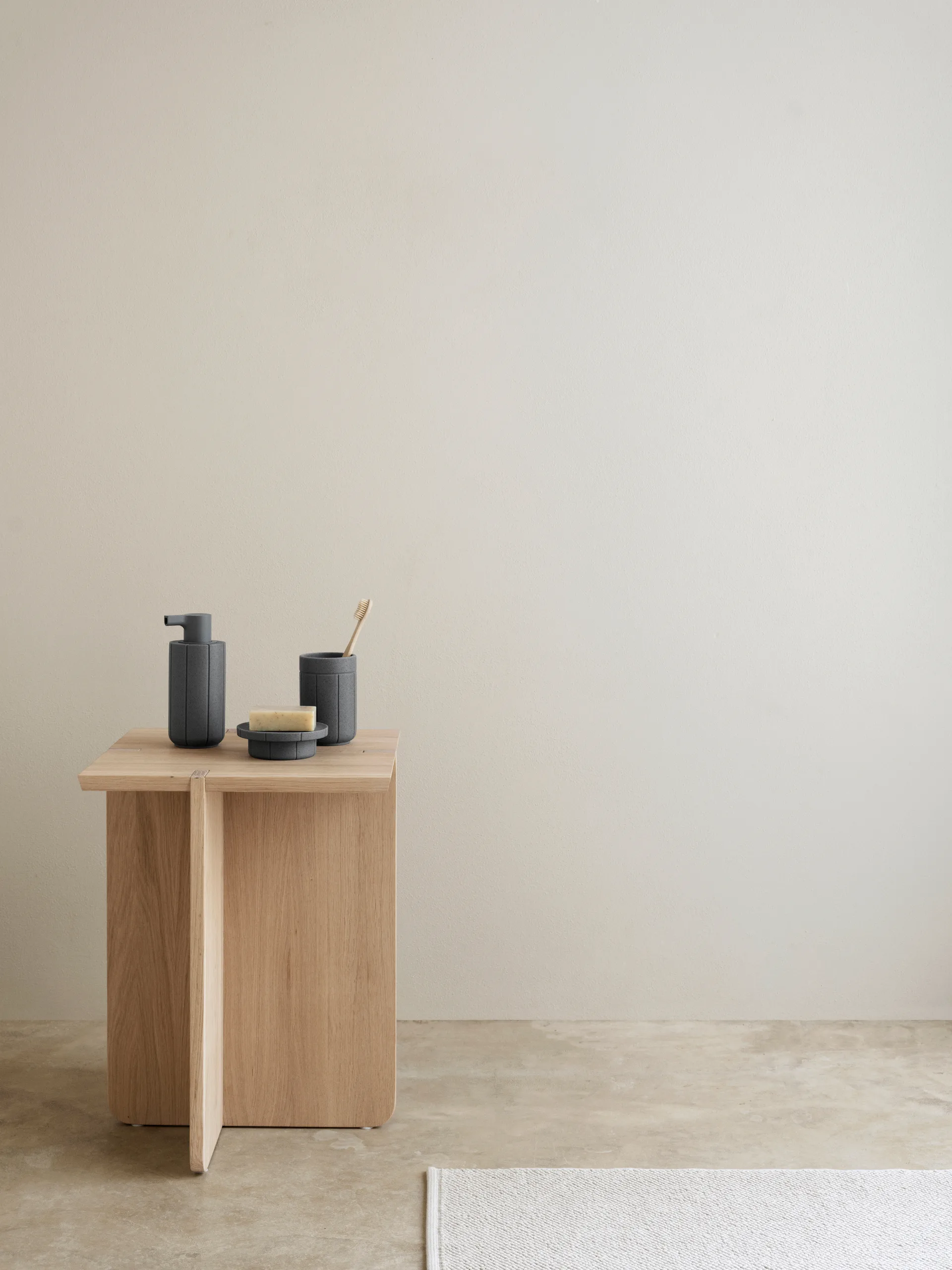 Kua sæbedispenser, Cedar Wood, 30 cl blomus