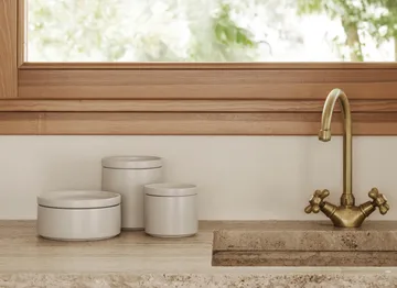 Pilar opbevaringskrukke med låg - Moonbeam, Ø15,5x7,5 cm - blomus