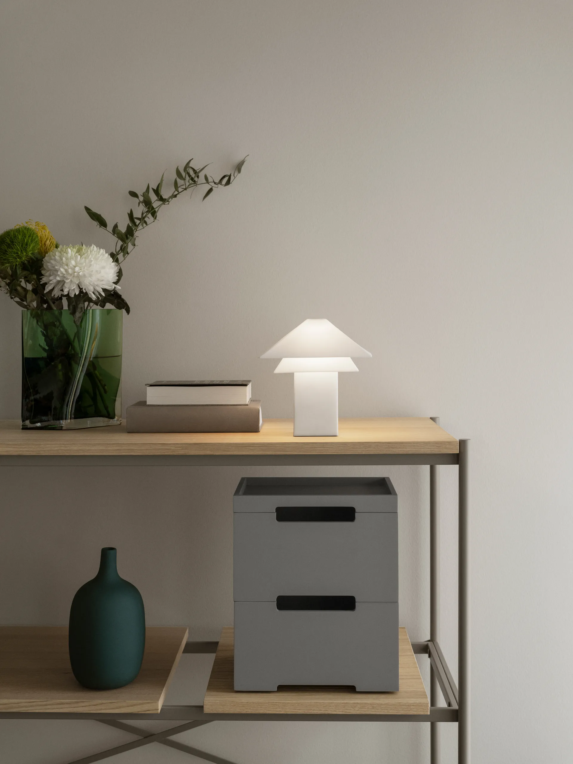Sanaka bordlampe portabel, White blomus