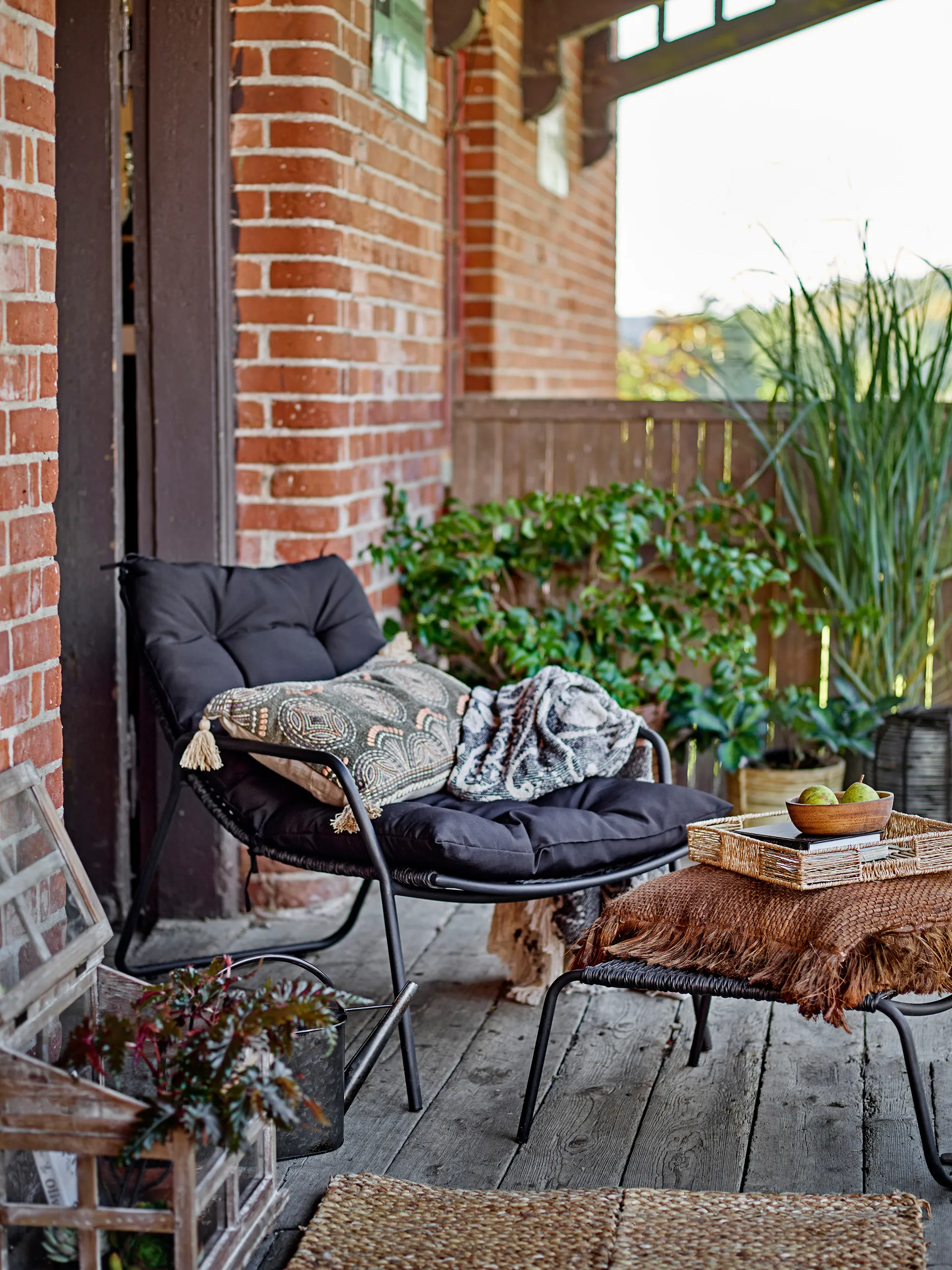 Boel solstol, Sort Bloomingville