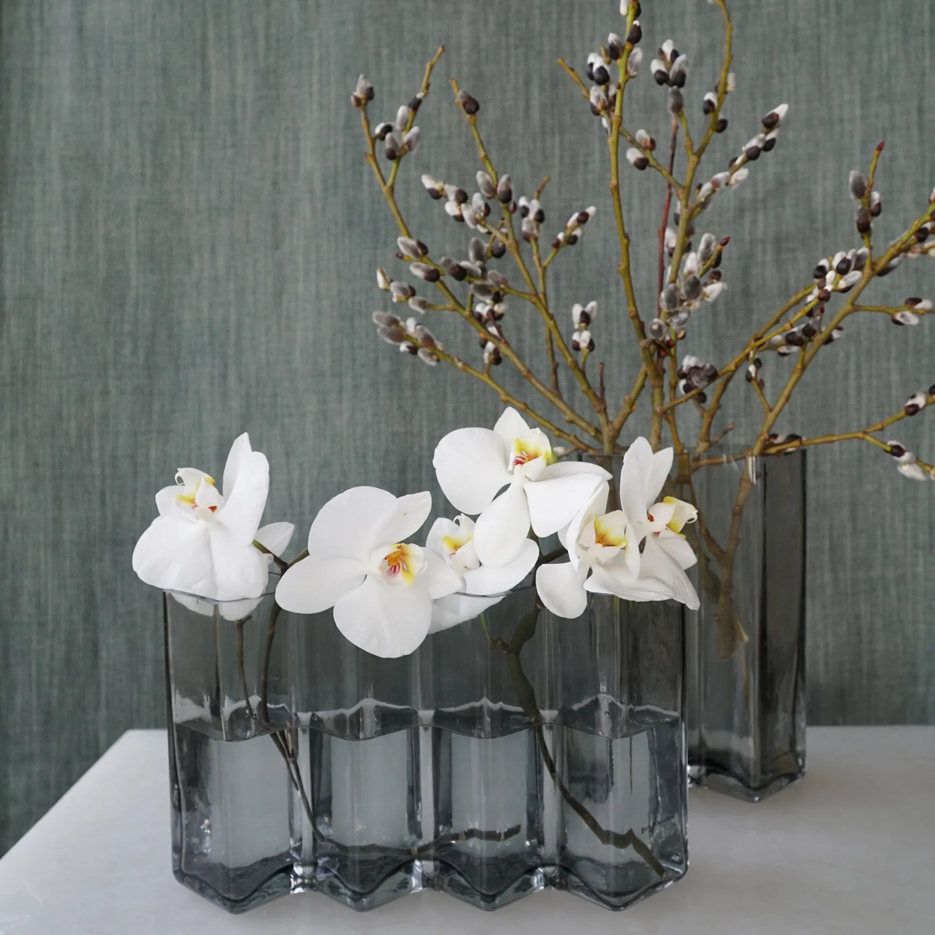 Row vase to kamre, Grå Born In Sweden