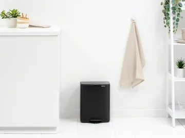 Bo pedalspand 12 l - Matt Black - Brabantia