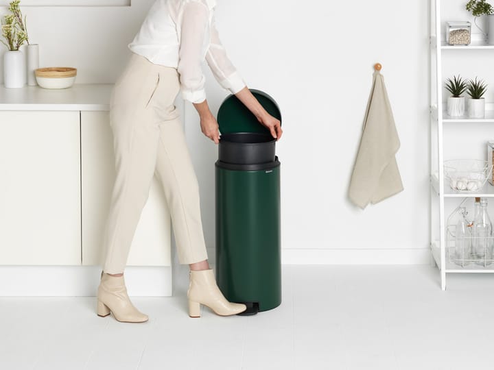 New Icon pedalspand 30 liter, Pine green Brabantia