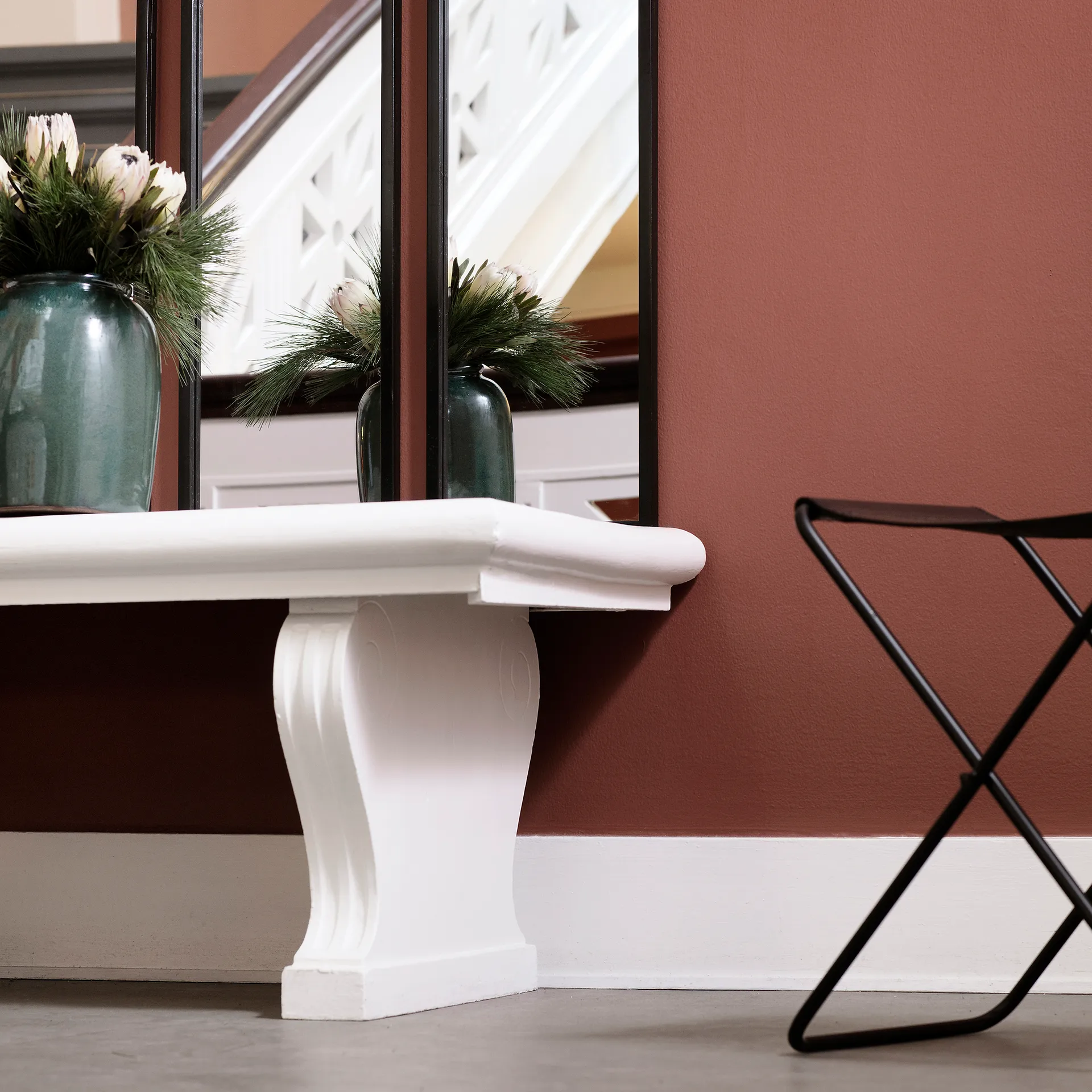 Nola skammel læder, sort, 45 cm Broste Copenhagen