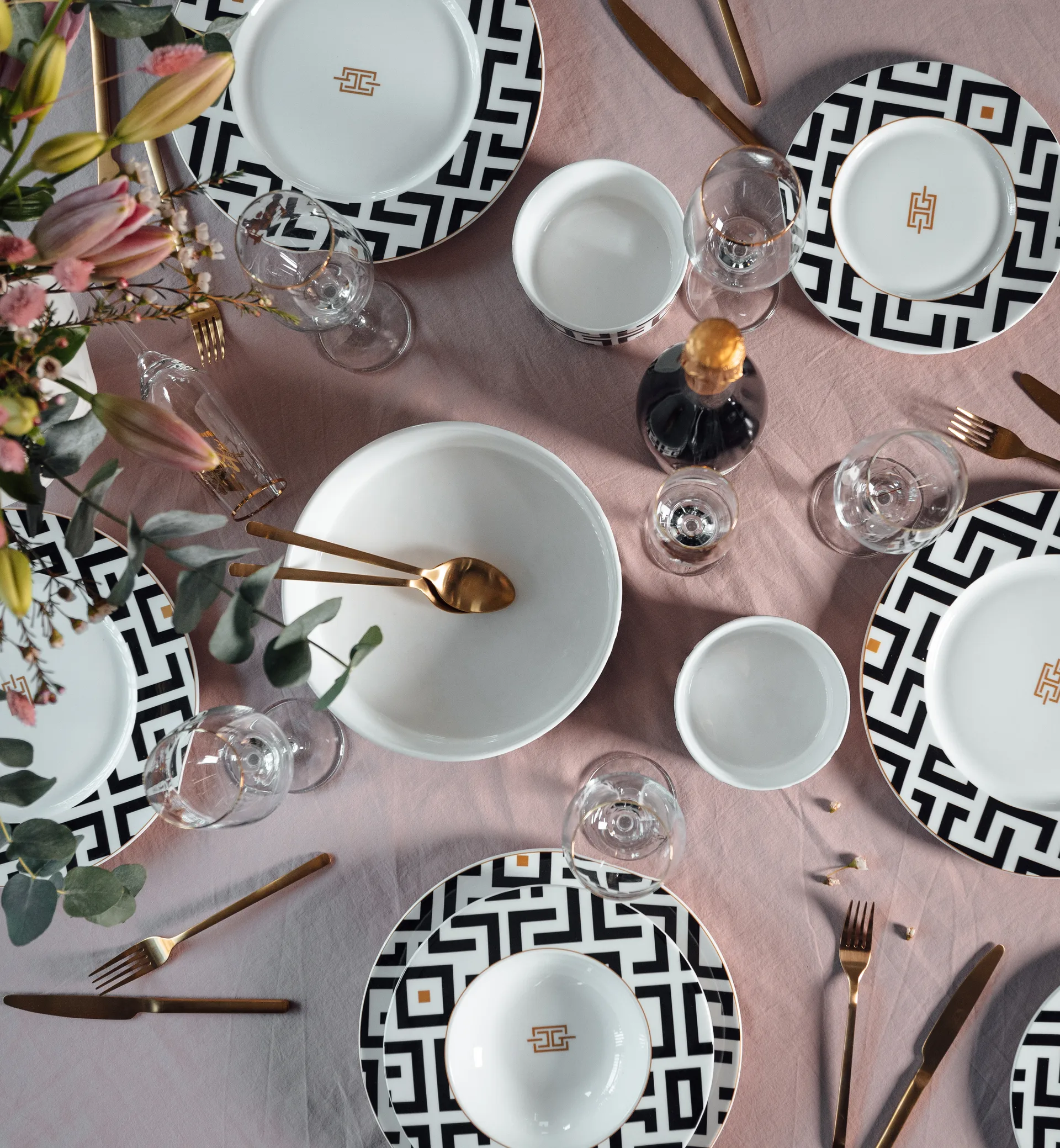 DECO tallerken Ø29 cm, Hvid/Sort Carolina Gynning