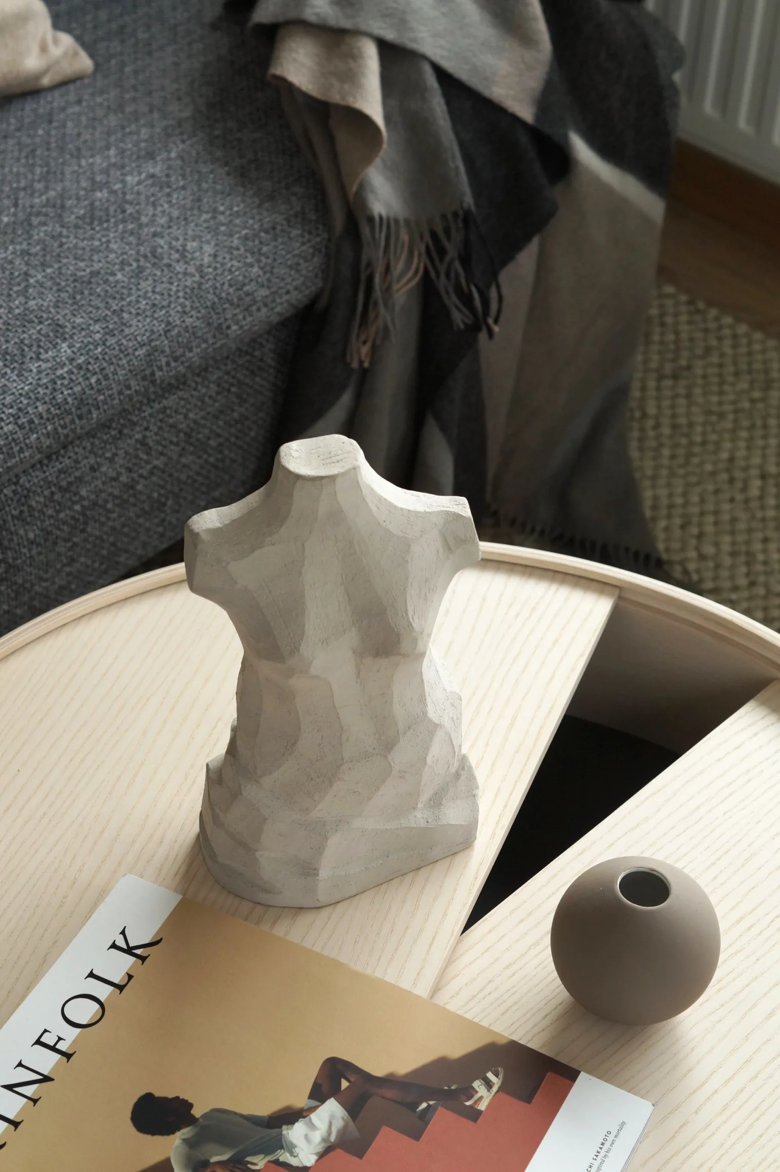 Eve II skulptur, Limestone Cooee Design