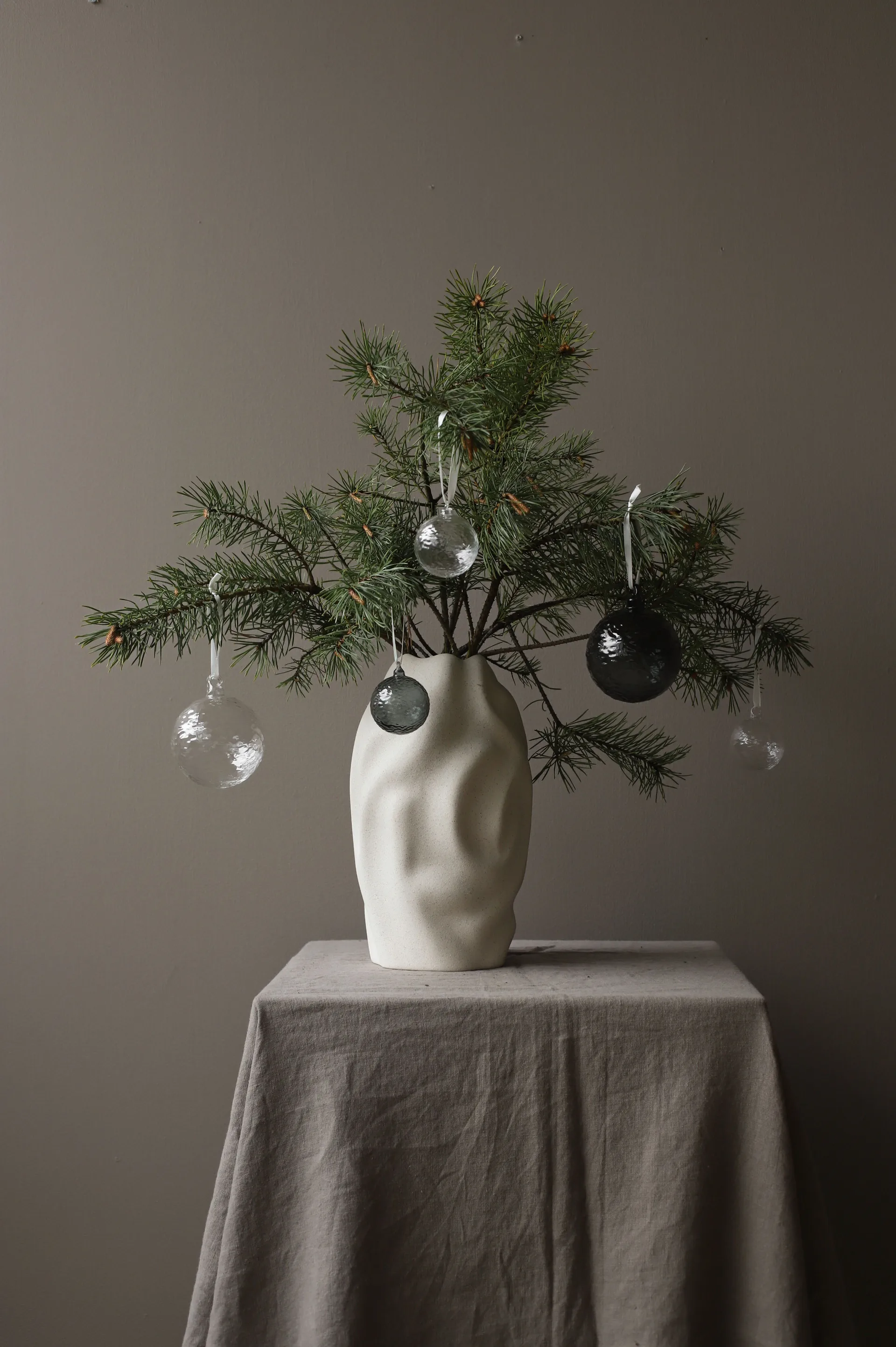 Gry Marble julekugle Ø5 cm, Smoke Cooee Design