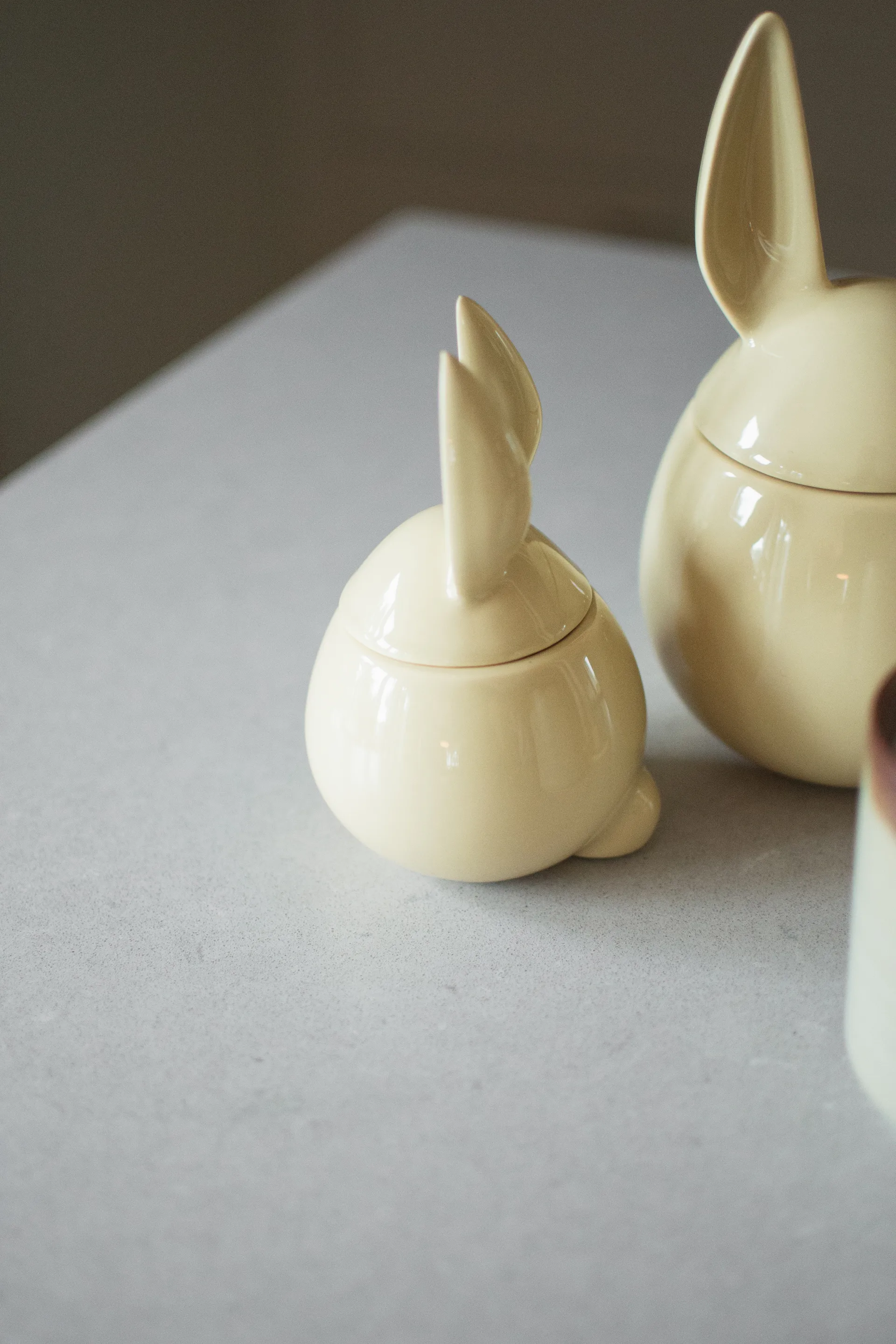 DBKD Eating rabbit skål lille, Shiny yellow DBKD