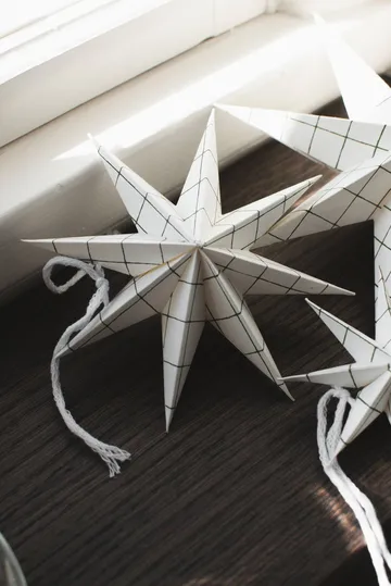 Paper winter star dekoration ophæng - Square white, medium, Ø14 cm - DBKD