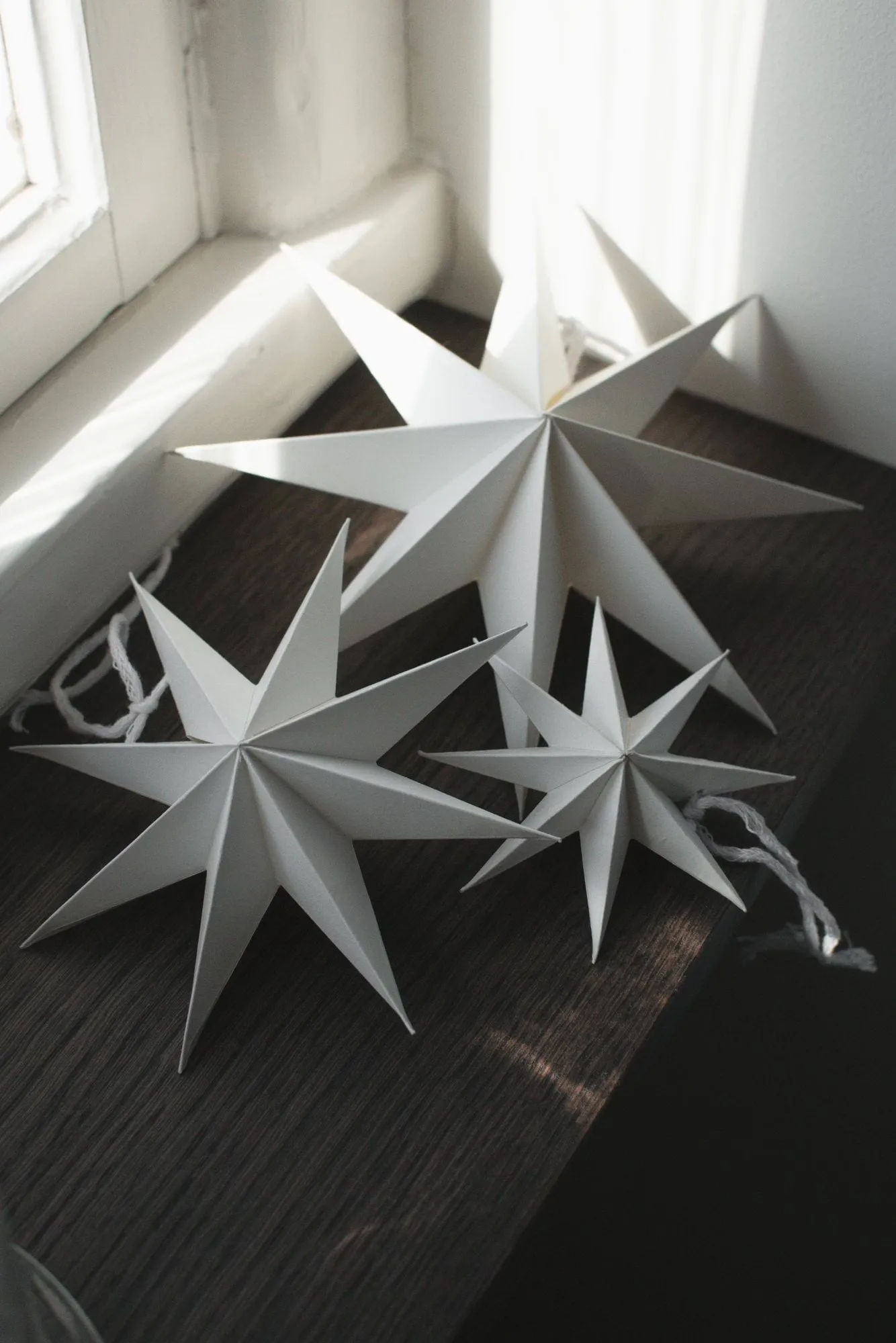 Paper winter star dekoration ophæng, White, medium, Ø14 cm DBKD