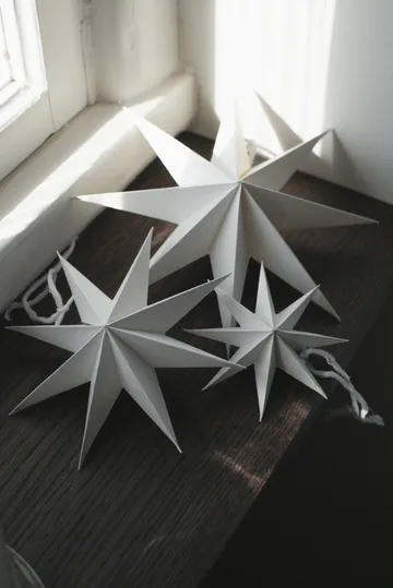 Paper winter star dekoration ophæng - White, medium, Ø14 cm - DBKD