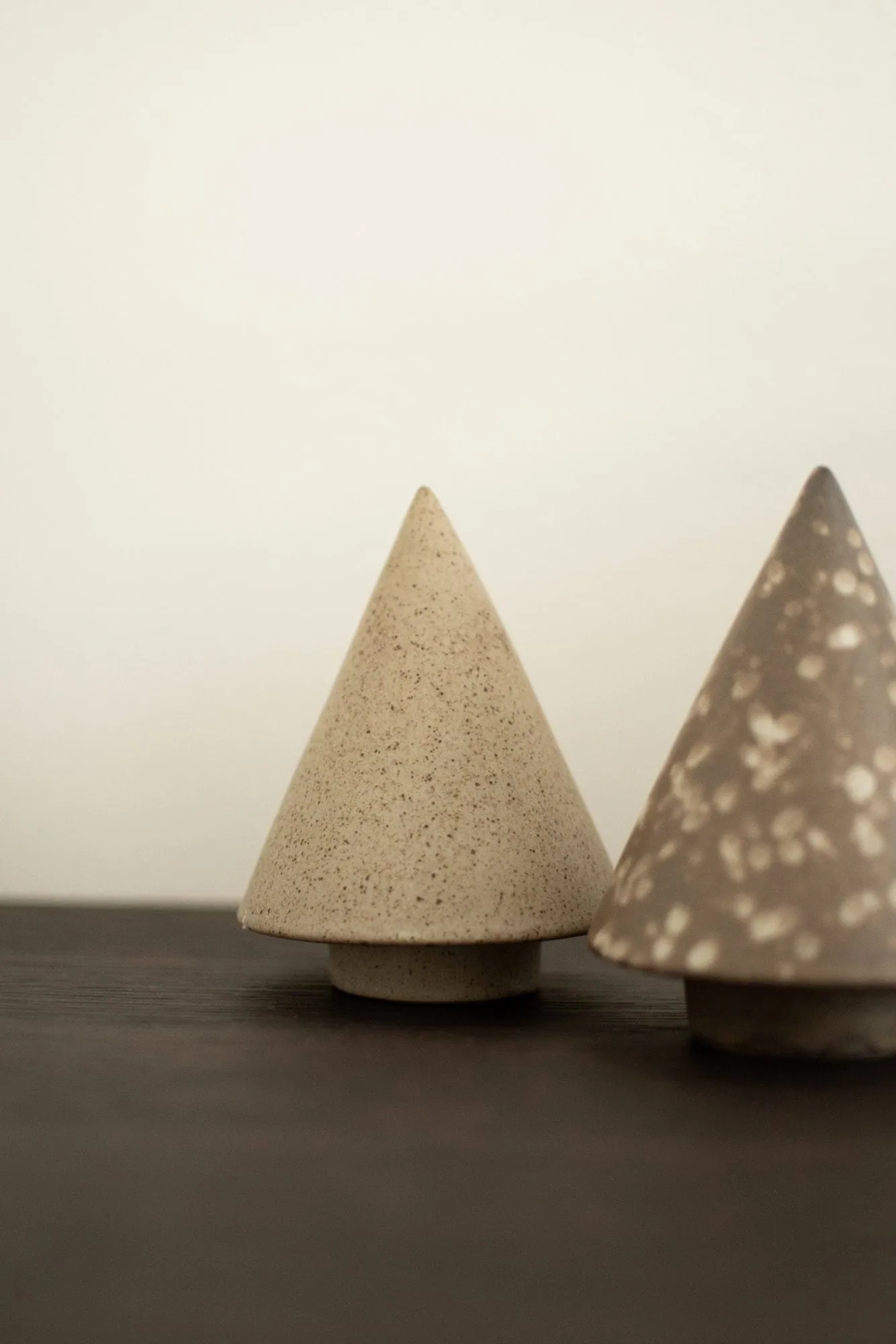 Peak træ dekorationsdetalje, Beige, Ø9 cm DBKD