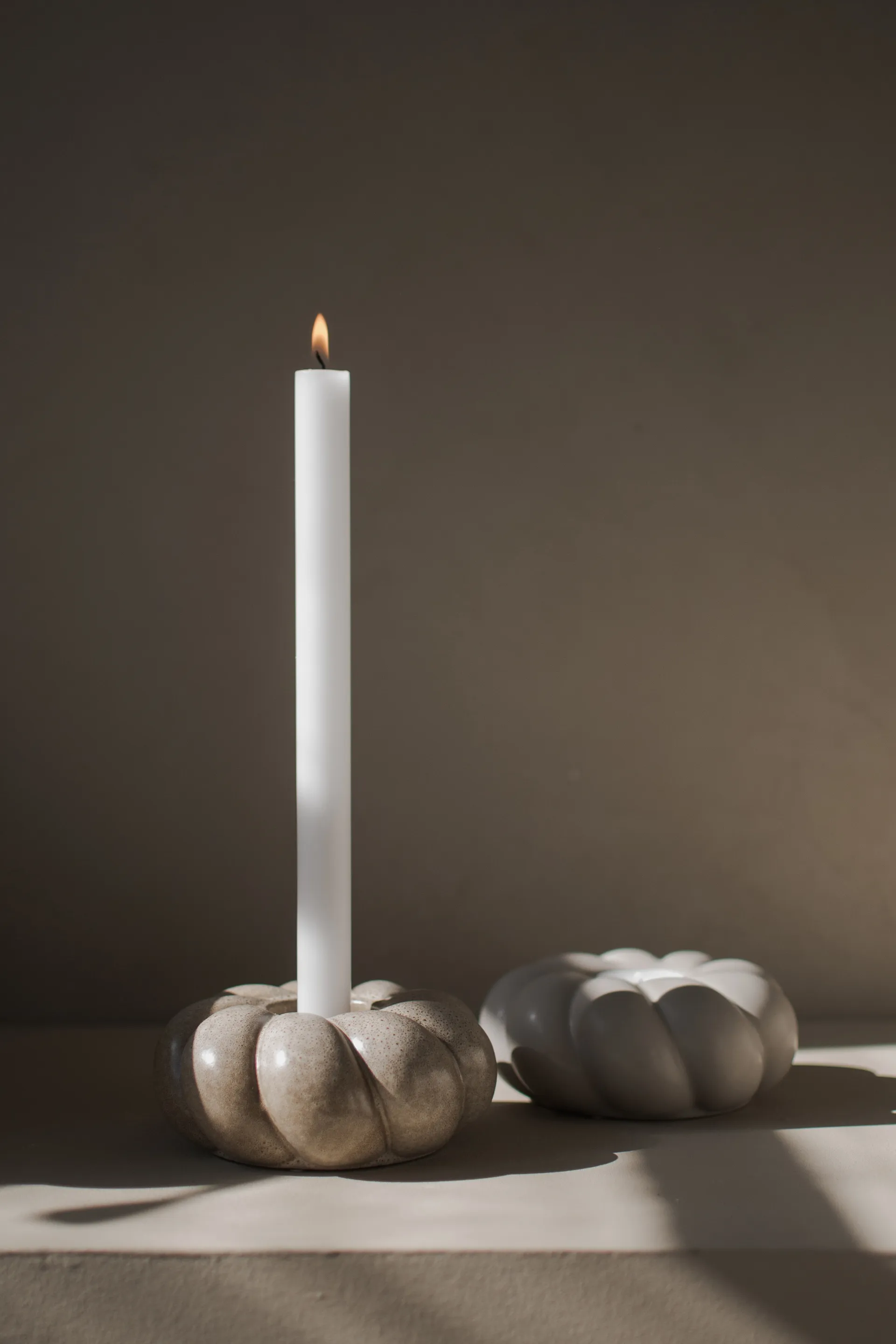 Twine fyrfadsstage Ø14 cm, Beige DBKD