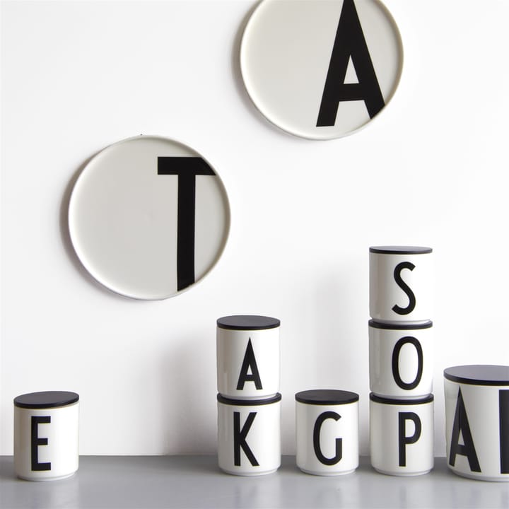 Design Letters kop, O Design Letters