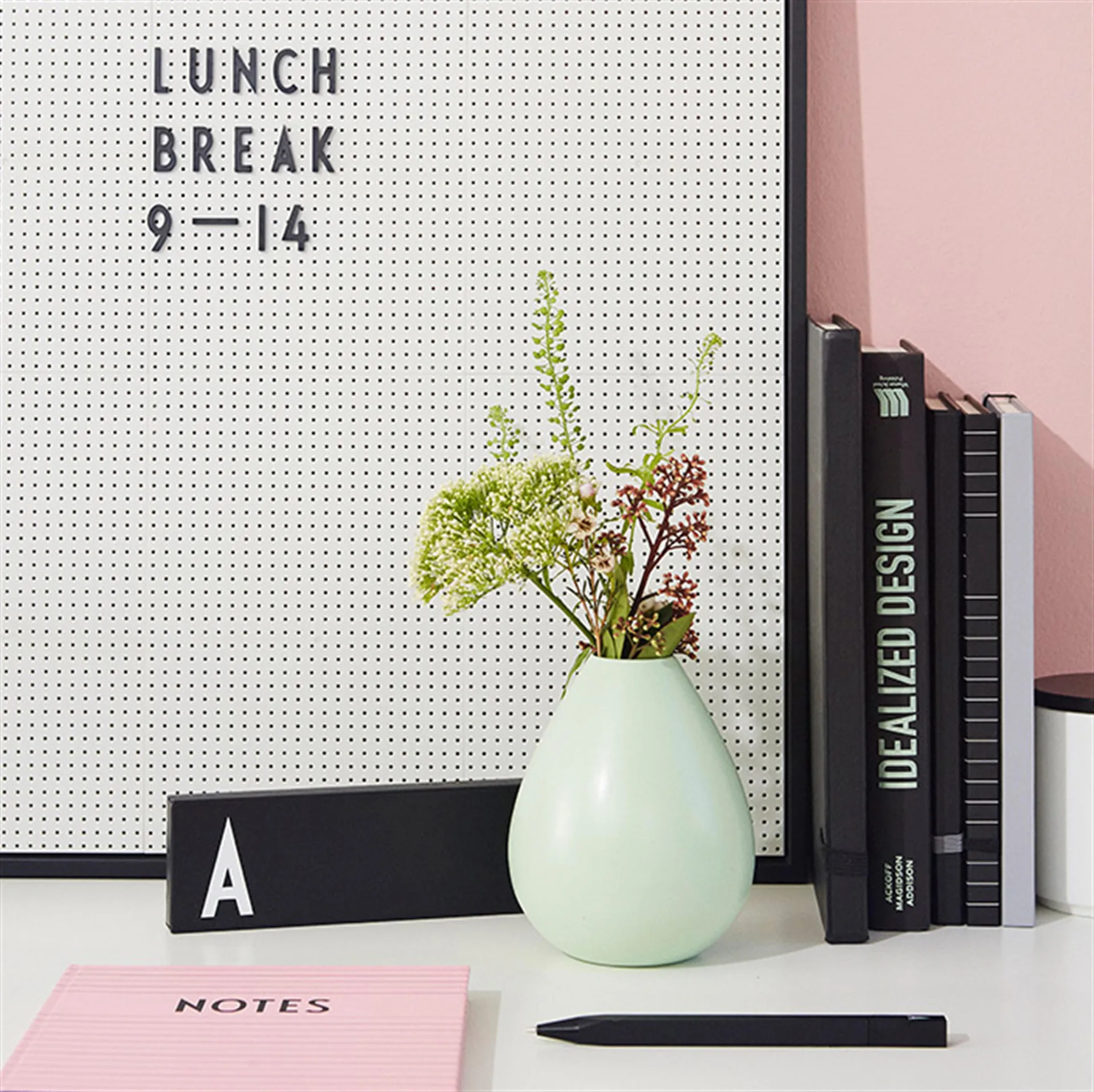 Design Letters letter box, Sorte bogstaver Design Letters