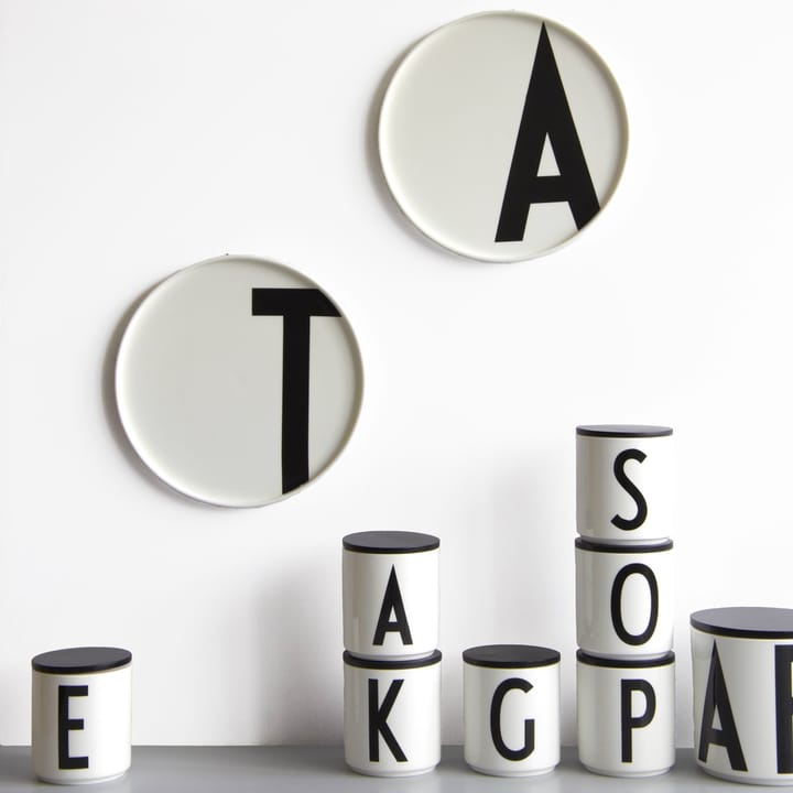 Design Letters tallerken, I Design Letters