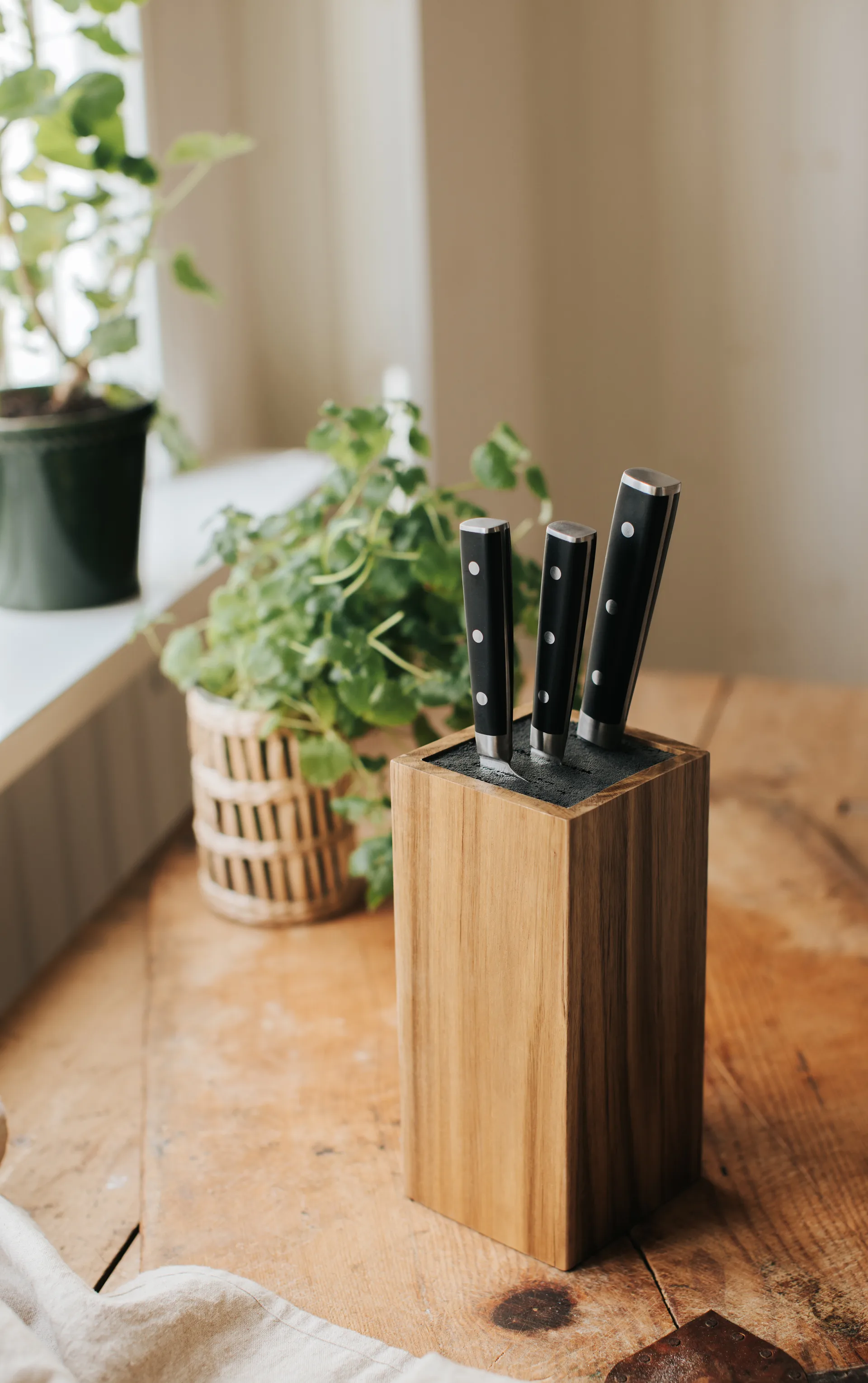 Kini knivblok firkantet akacietræ, 23,5 x 10,7 x 10,7 cm Dorre