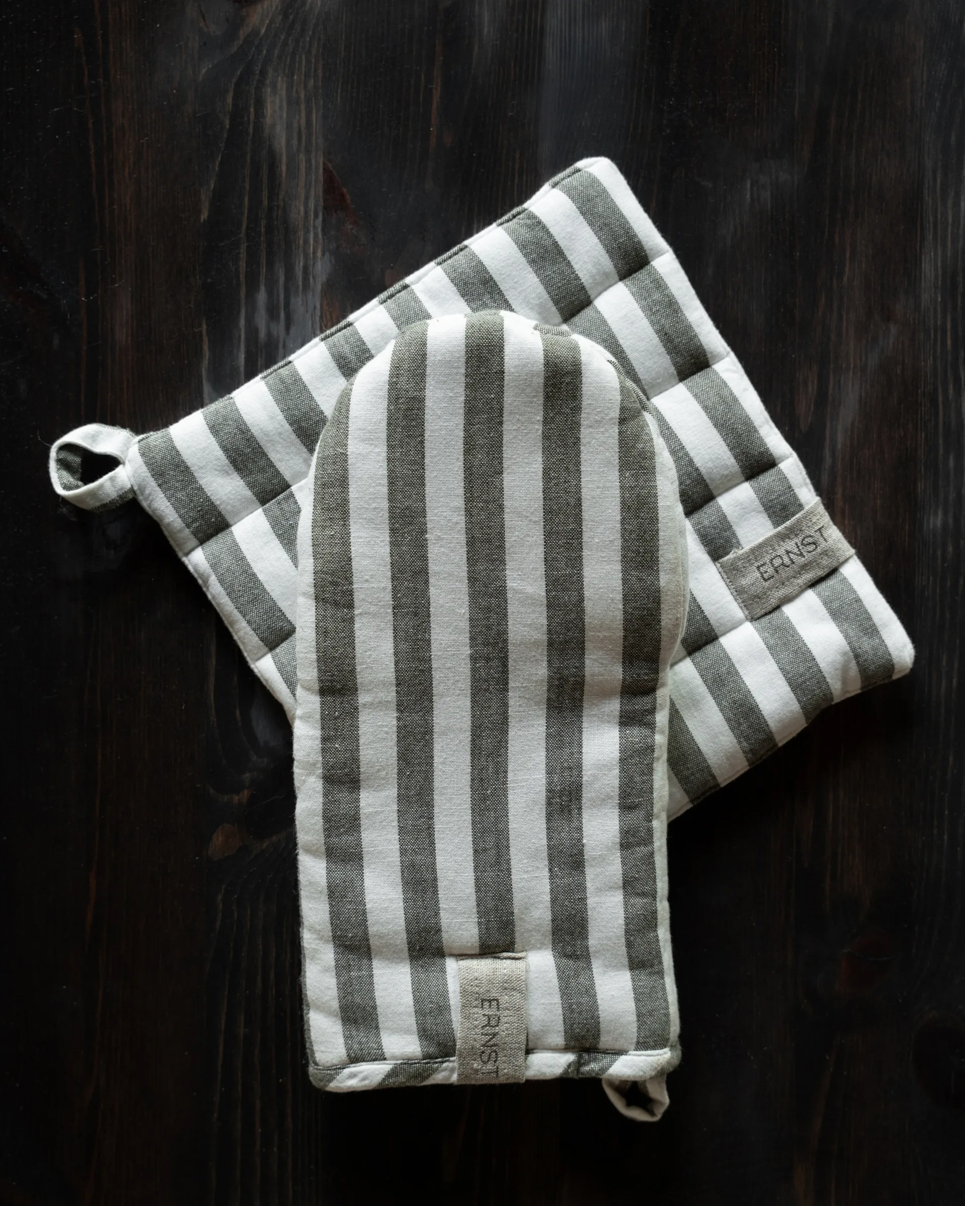 Ernst grydehandske bred stribe, Salvie-hvid ERNST