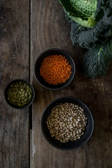 Ernst skål - Mattsort-natur bund, Ø14 cm - ERNST