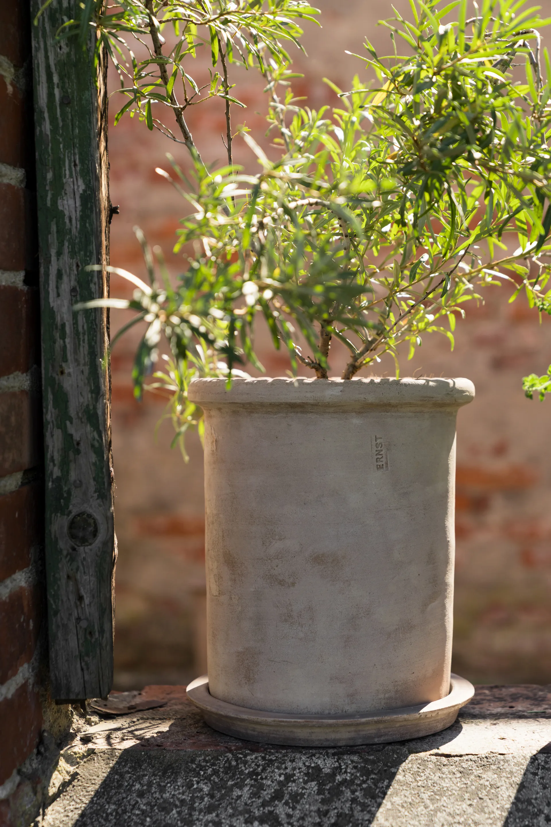 Ernst terrakotta krukke med underskål, Ø25×28 cm ERNST