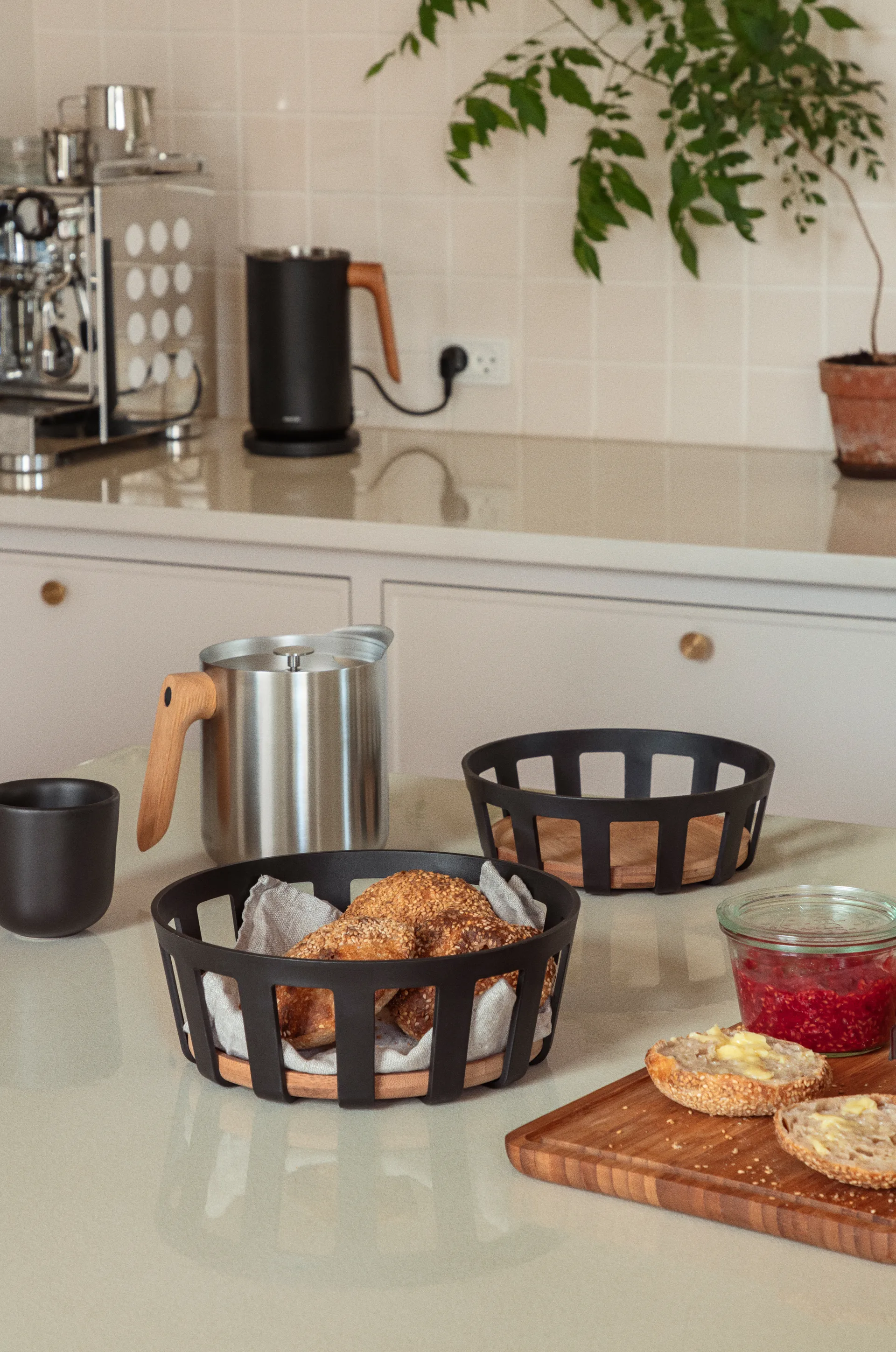 Nordic Kitchen brødkurv, Black, large, Ø24,5 cm Eva Solo