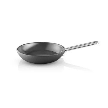 Professional Laser Titanium Slip-Let stegepande - Black, Ø24 cm - Eva Solo
