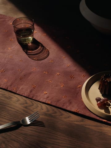 Baies løber 40x180 cm - Dark grape-picante - Ferm Living