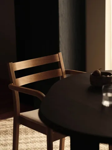 Boda armstol - Polstret sæde, natural oak-off-white - Ferm Living