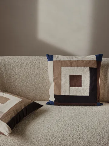 Border patchwork pudebetræk 50x50 cm - Carob brown-bright blue - Ferm Living