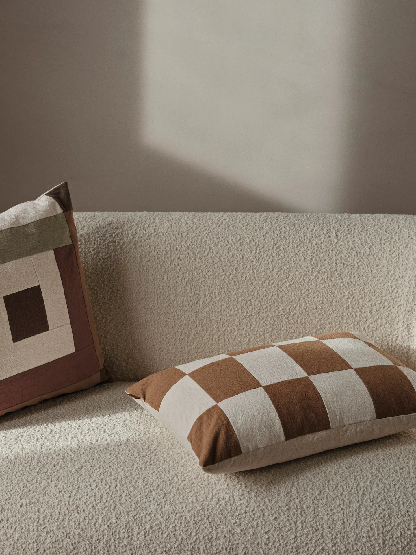 Border patchwork pudebetræk 50x50 cm, Dark sage-red brown Ferm Living