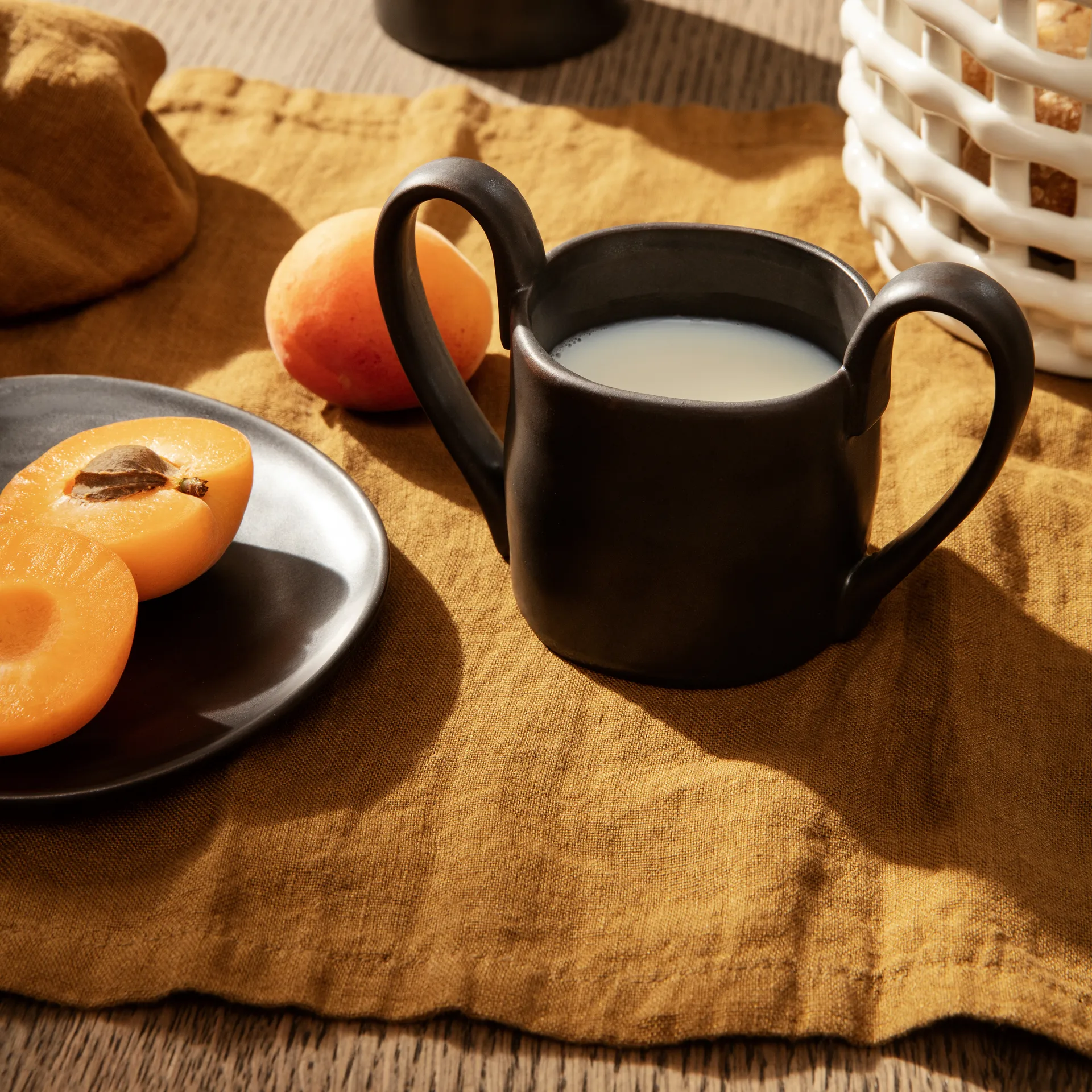 Flow asiet 15 cm, Sort Ferm Living