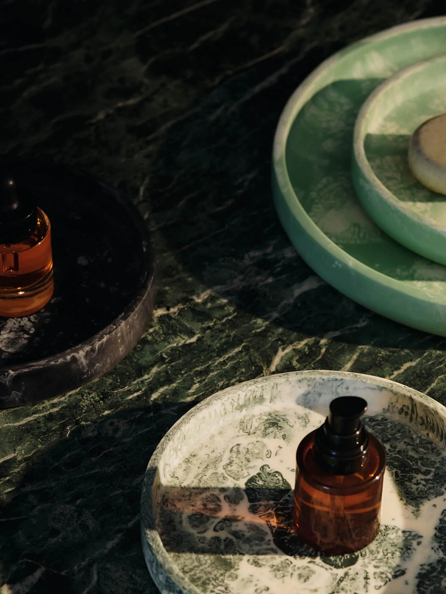 Mist dekorationsbakke Ø20 cm, Emerald-off-white Ferm Living