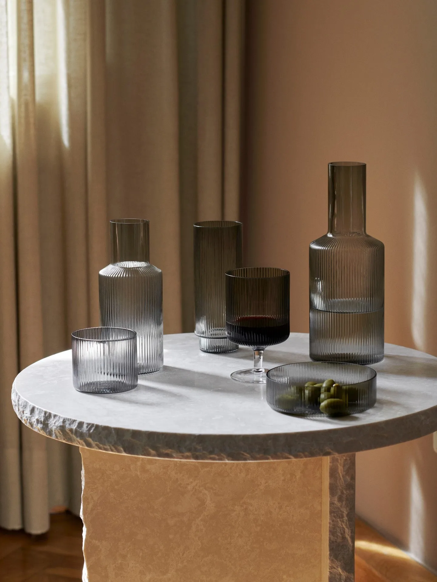Ripple vinglas 2 stk., Smoked grey Ferm Living