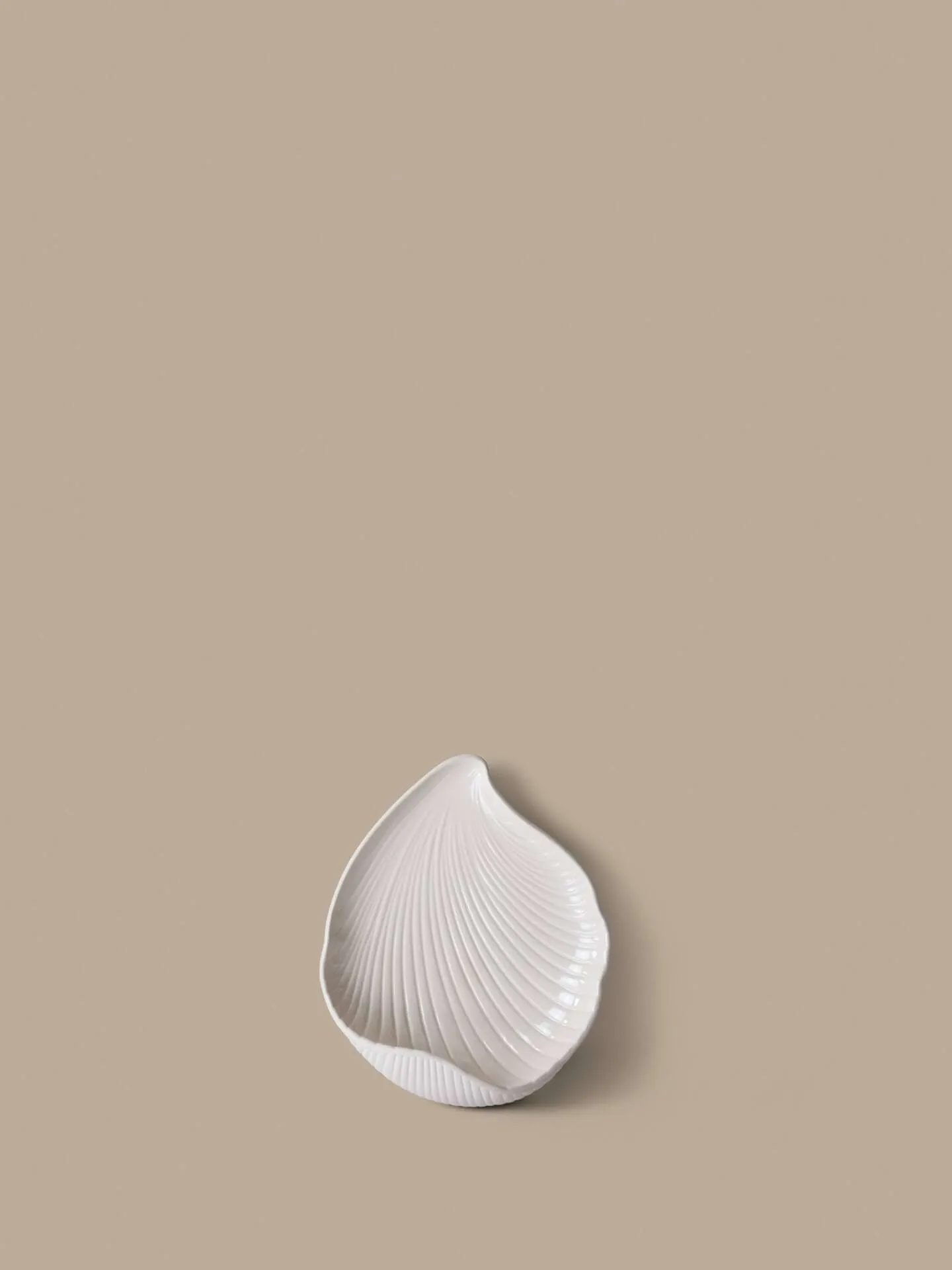 Shell væglysestage, Off-white, 24x9,5x28,2 cm Ferm Living