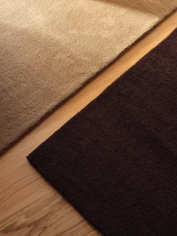 Stille tuftet tæppe - Dark pecan, 140x200 cm - Ferm Living