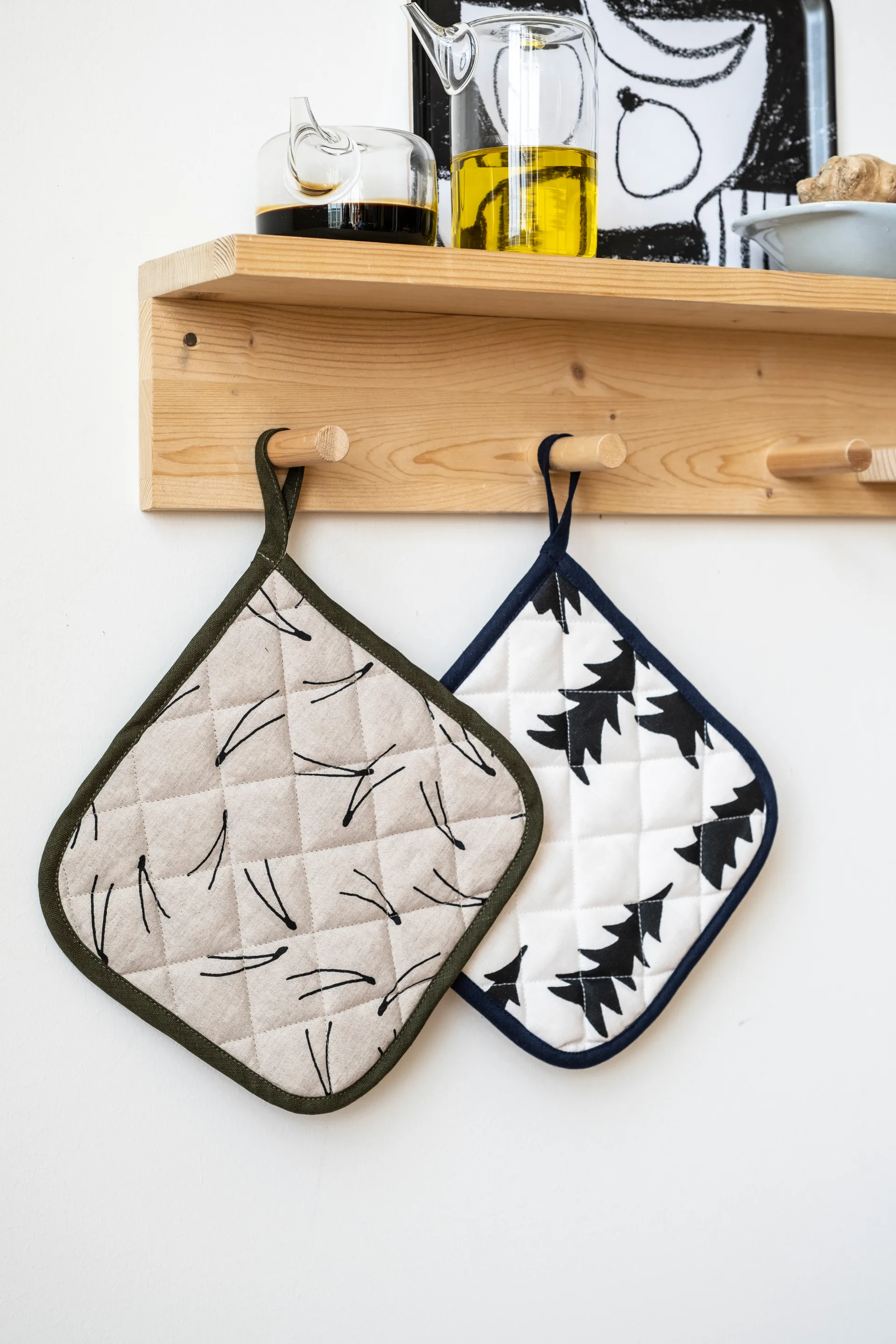 Barr quiltet grydelap 21x21 cm, Natur/Sort Fine Little Day