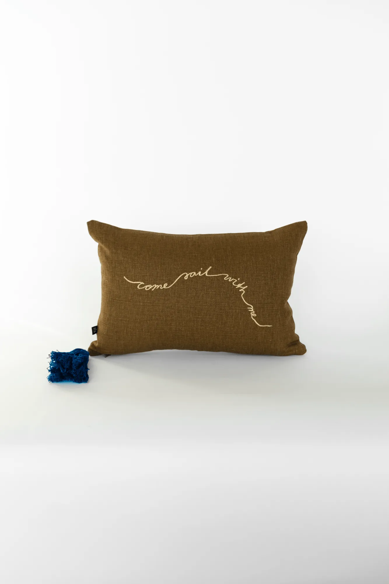 Knop pyntepude, Brun-guld-blå, 27x40 cm Fine Little Day