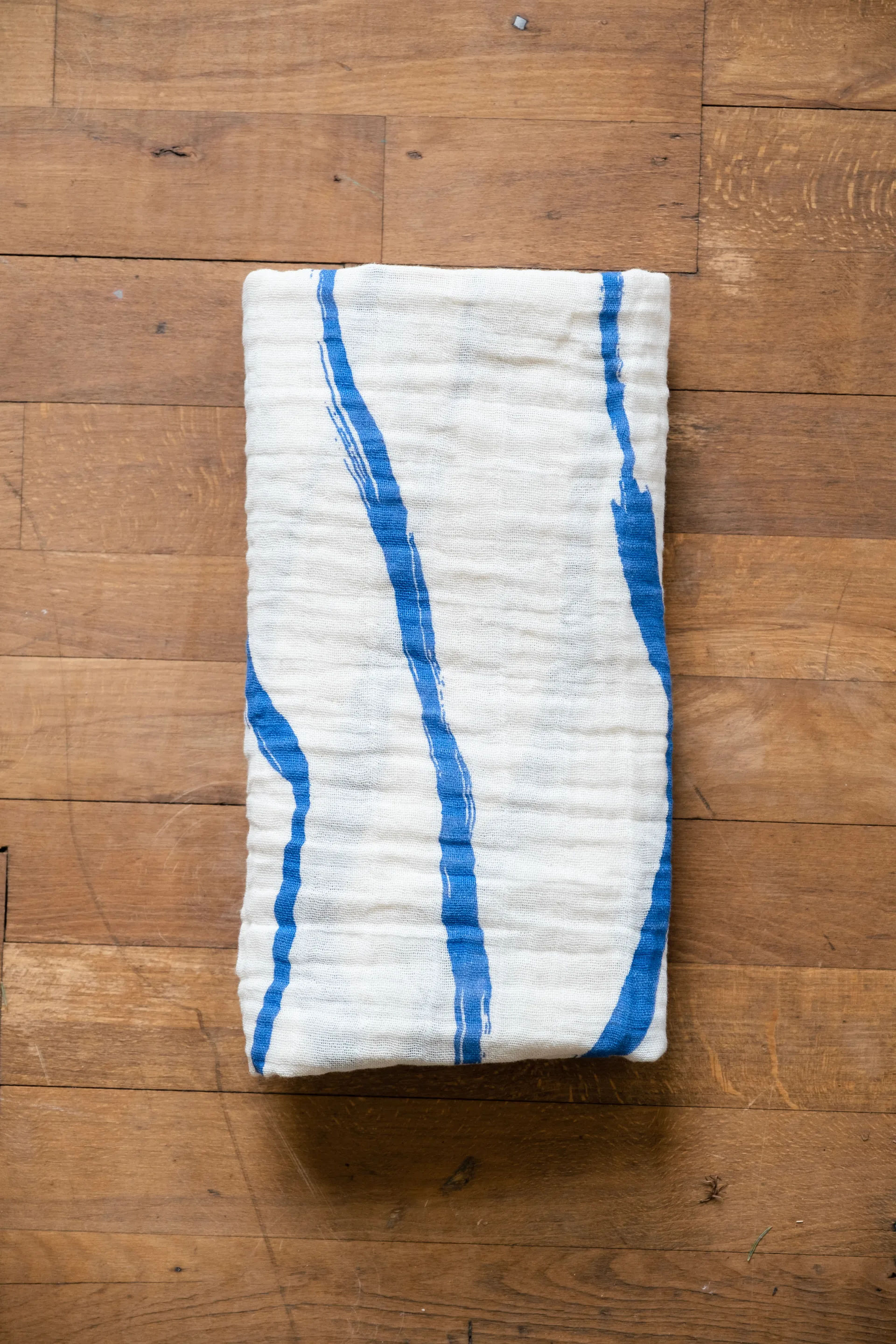 Våg musselintæppe 120x120 cm, Blue Fine Little Day